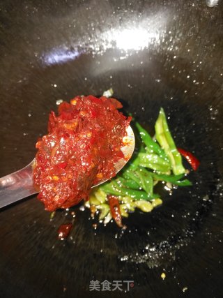 比肉好吃的豆芽炒鸡蛋的做法步骤：3