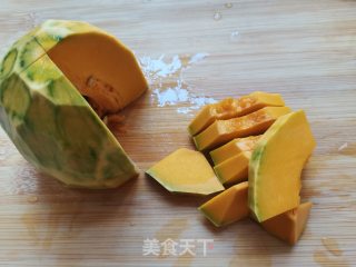 南瓜饼的做法步骤：1