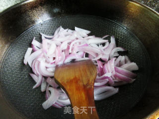 鹅胗炒洋葱的做法步骤：4