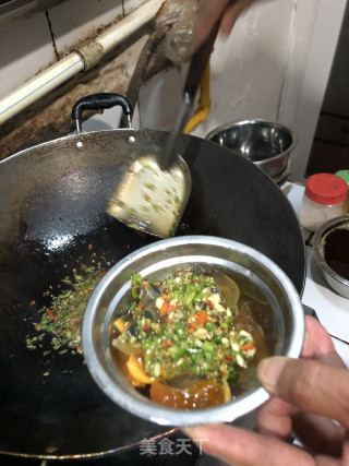 青椒皮蛋的做法步骤：4