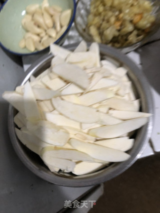 高笋肉片的做法步骤：1