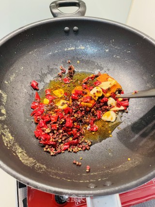 麻辣鸭爪的做法步骤：2