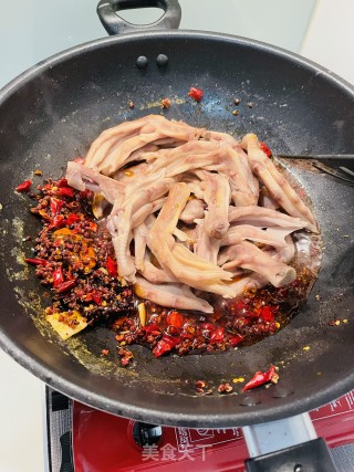 麻辣鸭爪的做法步骤：4