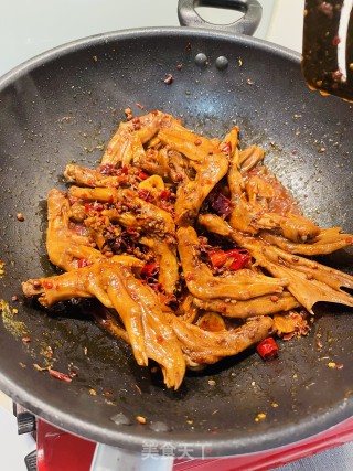 麻辣鸭爪的做法步骤：6