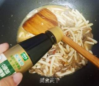 牛肉海鲜菇的做法步骤：9