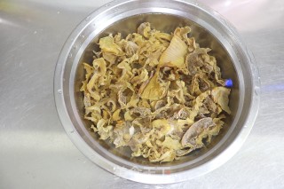 干笋酱肉包子的做法步骤：2
