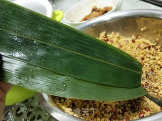 咸肉蛋黄粽的做法步骤：8