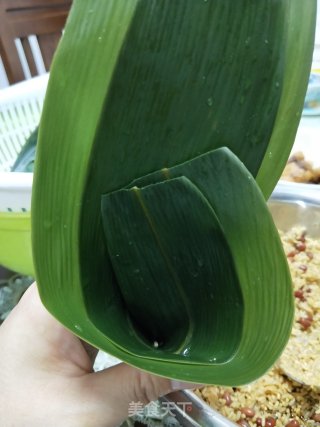 咸肉蛋黄粽的做法步骤：9