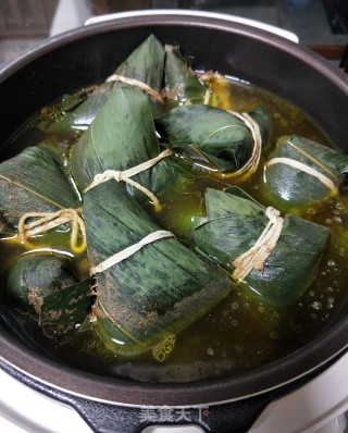 咸肉蛋黄粽的做法步骤：20