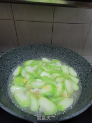 鸡蛋瘦肉丝瓜汤的做法步骤：7