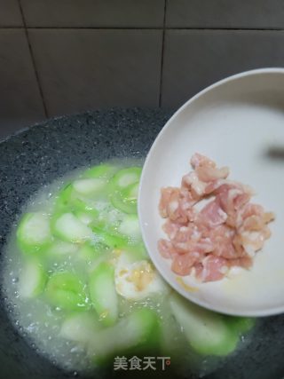 鸡蛋瘦肉丝瓜汤的做法步骤：8