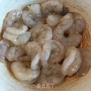 西兰花炒虾仁的做法步骤：1