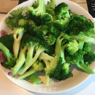 西兰花炒虾仁的做法步骤：5