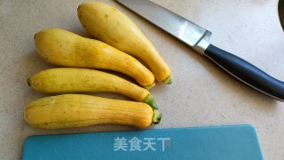 酱香西葫芦的做法步骤：1