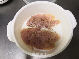 黑椒鸡胸的做法步骤：2