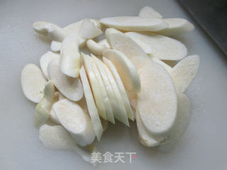 胡萝卜鹅胗炒茭白的做法步骤：3