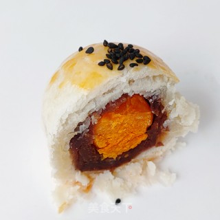 蛋黄酥的做法步骤：1