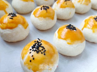 蛋黄酥的做法步骤：12