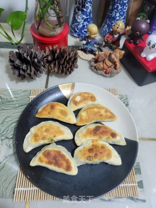 香煎韭菜盒子的做法步骤：12