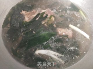 裙带菜排骨汤的做法步骤：4