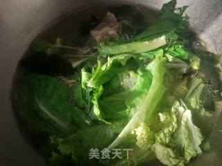 裙带菜排骨汤的做法步骤：5