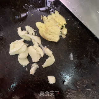 蒜蓉蒸鱼头的做法步骤：1