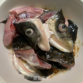 蒜蓉蒸鱼头的做法步骤：7