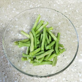 豆角焖面的做法步骤：1