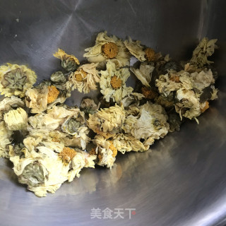 蜂蜜菊花茶的做法步骤：1