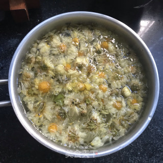 蜂蜜菊花茶的做法步骤：4