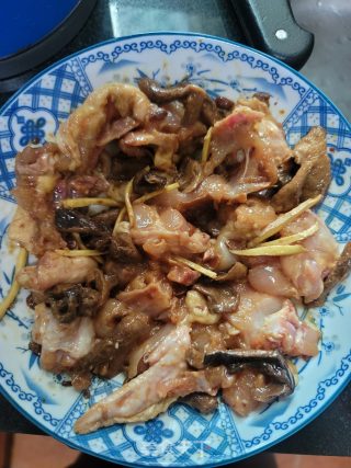 黄豆酱香菇蒸鸡的做法步骤：4