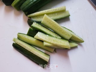 腐竹木耳拌黄瓜的做法步骤：2