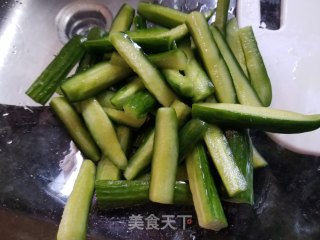 腐竹木耳拌黄瓜的做法步骤：4