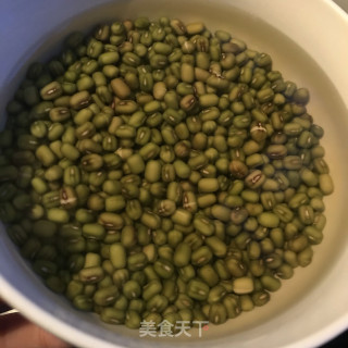 绿豆汁的做法步骤：1