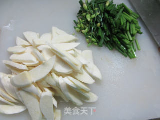 韭菜花蛏子炒茭白的做法步骤：4