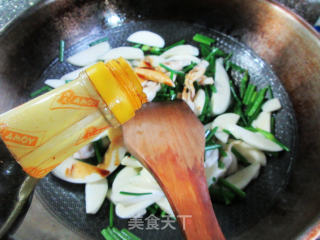 韭菜花蛏子炒茭白的做法步骤：8
