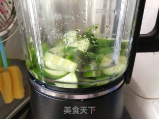 蜂蜜黄瓜汁的做法步骤：3