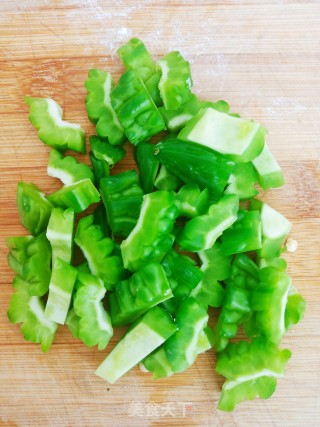 海鲜菇豆腐汆丸子的做法步骤：3