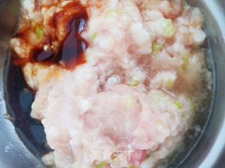 海鲜菇豆腐汆丸子的做法步骤：4