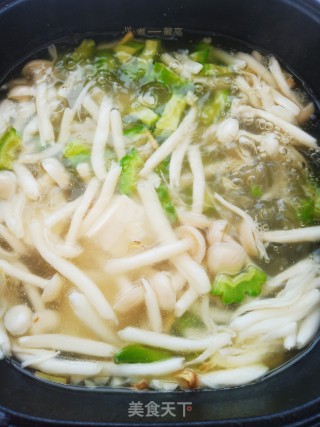海鲜菇豆腐汆丸子的做法步骤：11