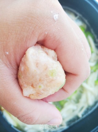 海鲜菇豆腐汆丸子的做法步骤：12
