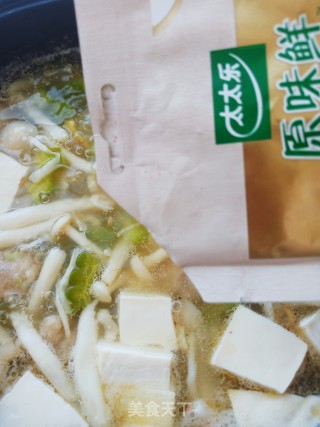 海鲜菇豆腐汆丸子的做法步骤：13