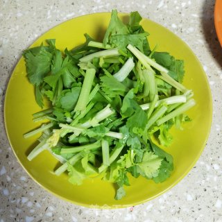 芹菜炒豆腐的做法步骤：2