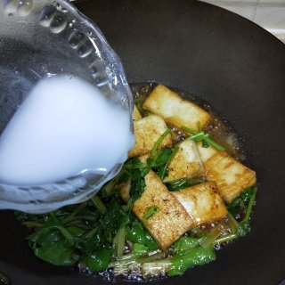 芹菜炒豆腐的做法步骤：7