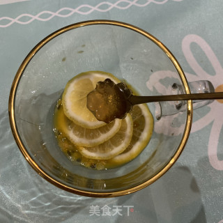 百香果柠檬蜂蜜水的做法步骤：4