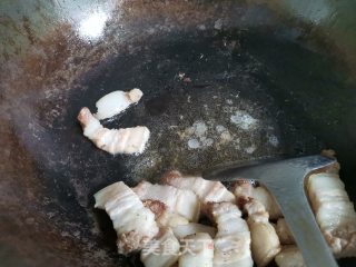 蒜子烧肉的做法步骤：2