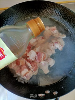 红焖肉的做法步骤：1