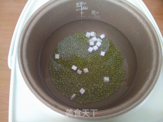 茯苓绿豆冰糖水的做法步骤：5