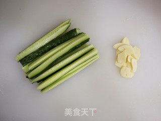 韩式辣酱拌黄瓜的做法步骤：3