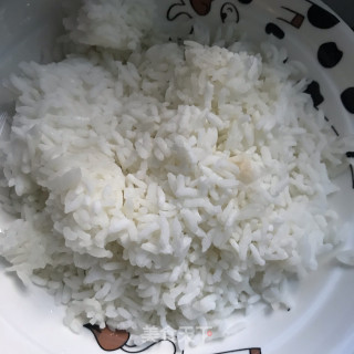 腊肠蛋炒饭的做法步骤：2